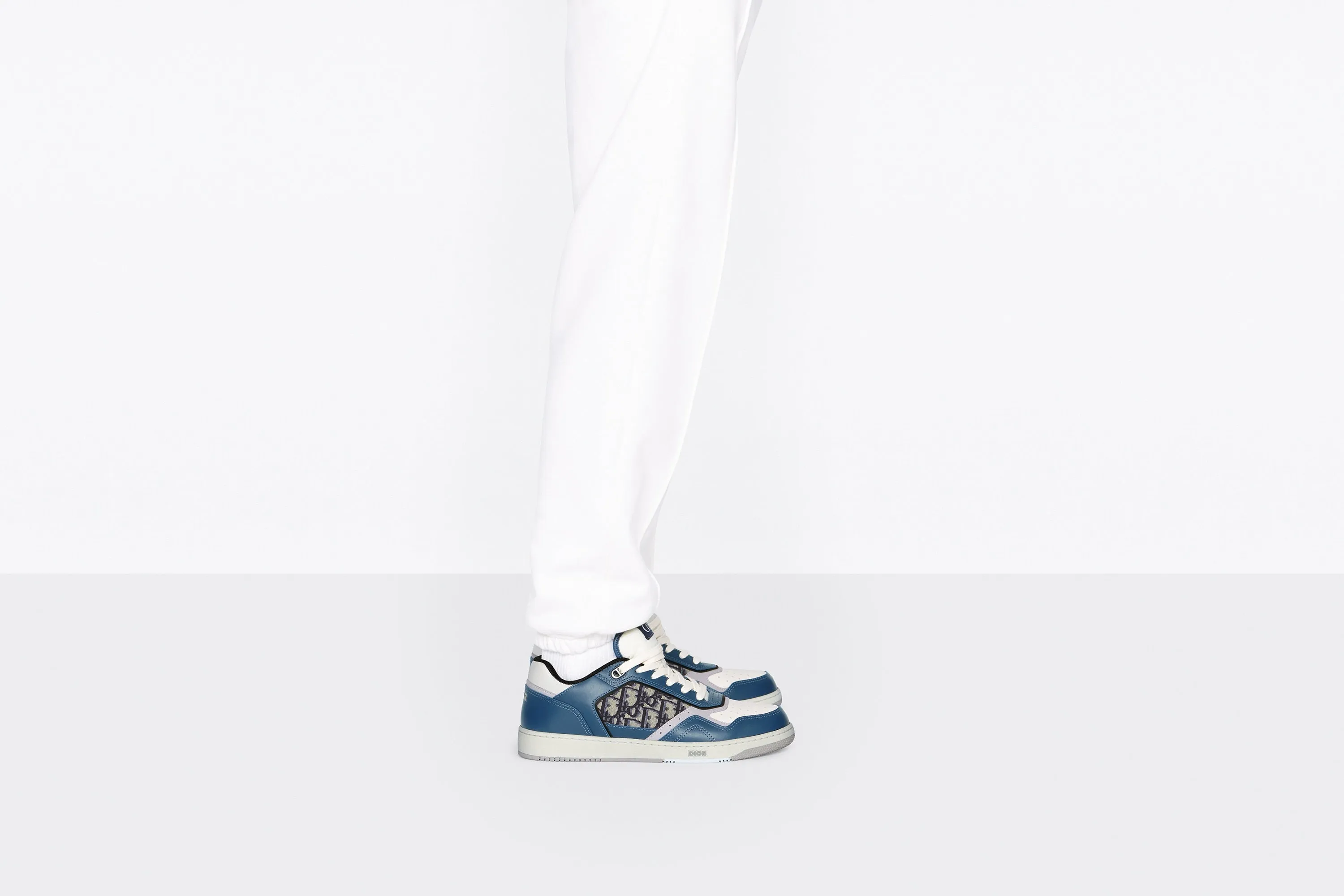 B27 Low-Top Sneaker • Blue, Cream and Dior Gray Smooth Calfskin with Beige and Black Dior Oblique Jacquard