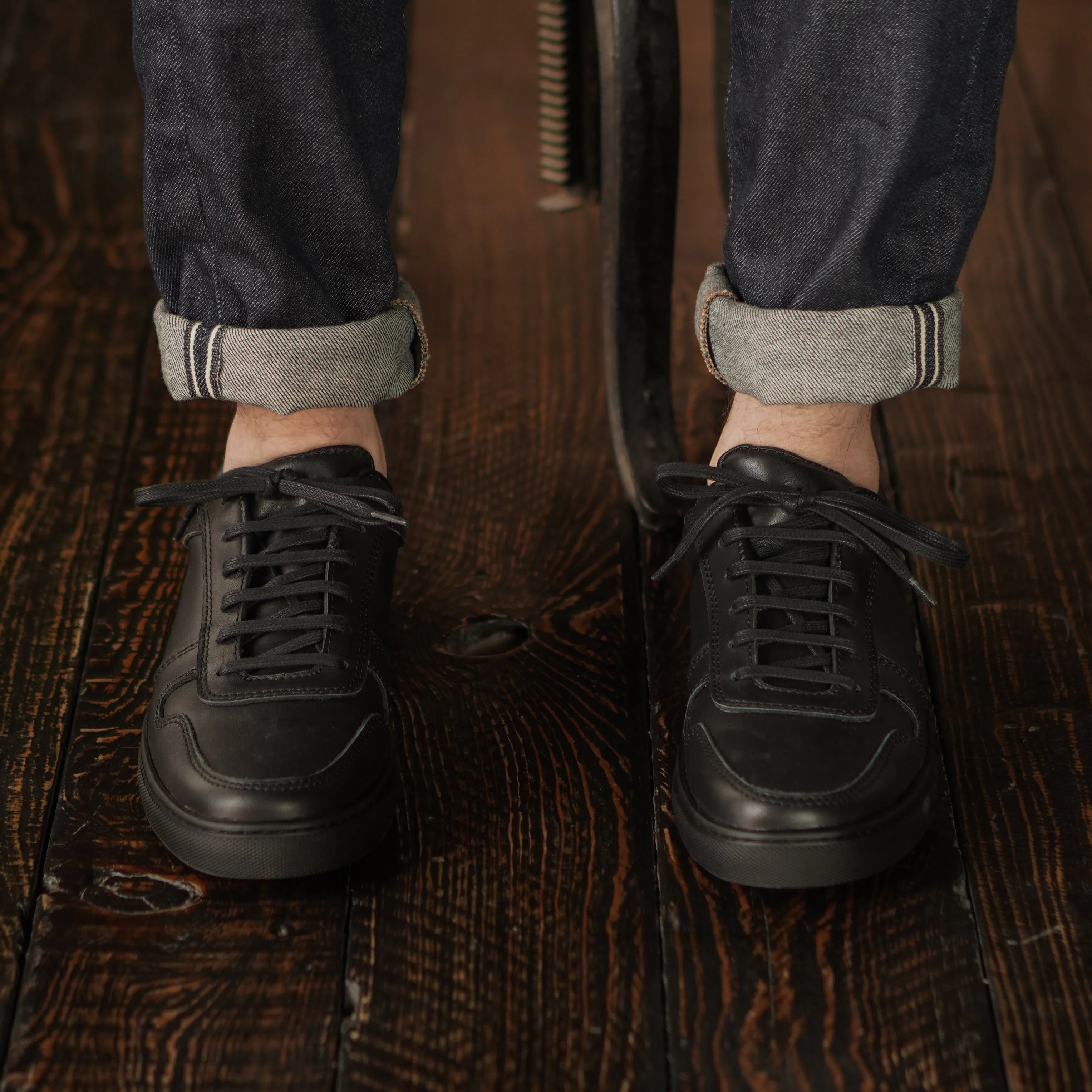 Brooklyn Low Top Sneakers (Raven Black)