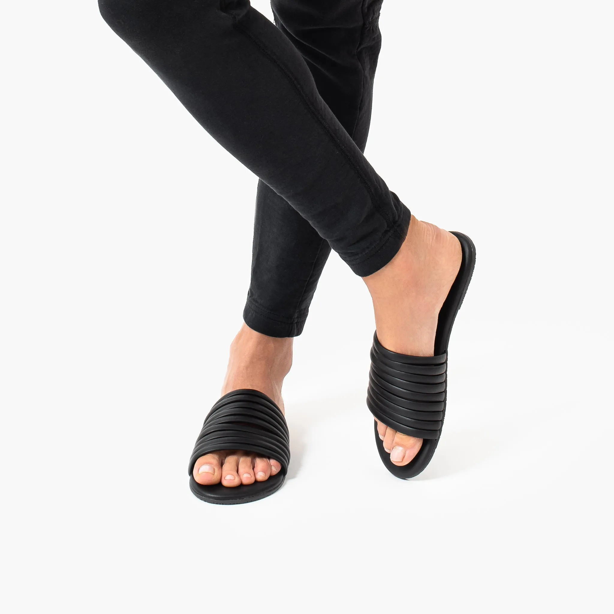 Caro - Black