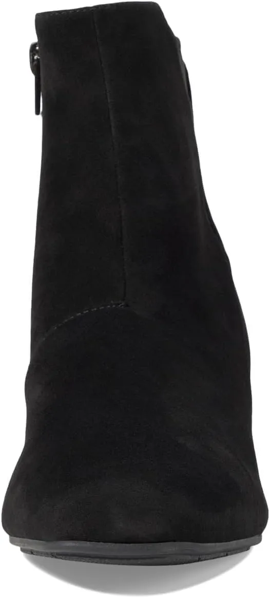 Clarks Women's Kyndall Faye Fashion Boot