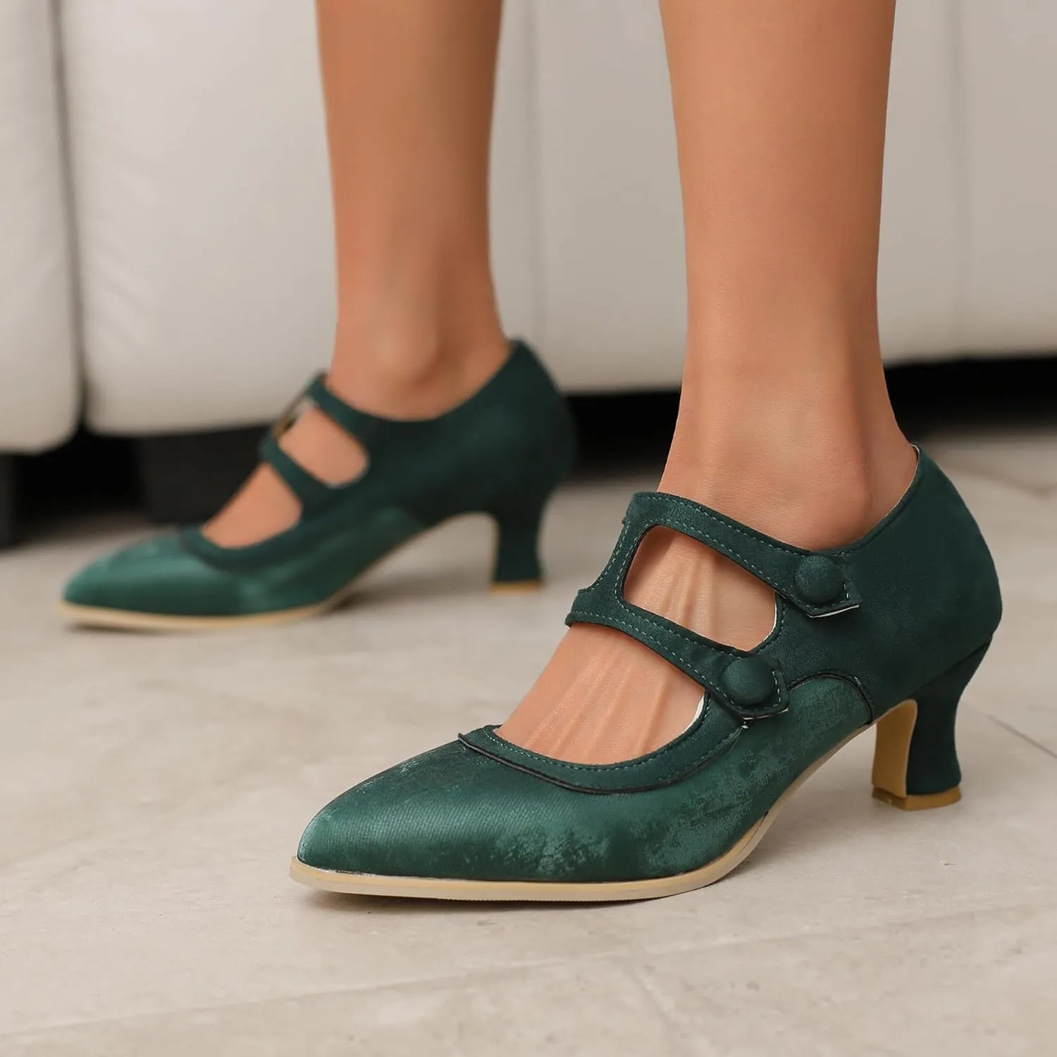 Classic Kitten Heel Pointed Toe Ankle Strap Women Shoes