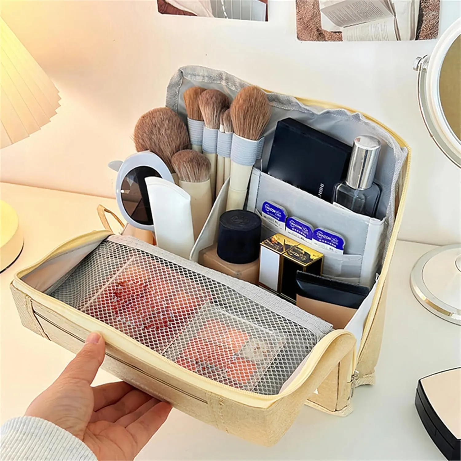 Doresty Makeup Bag, Standing Makeup Bag, Portable Large Capacity, Stand Up Make Up Bag with Mirror, Waterproof Oxford Cloth Cosmetic Organizer with Compartments, for Women & Girls (Beige)