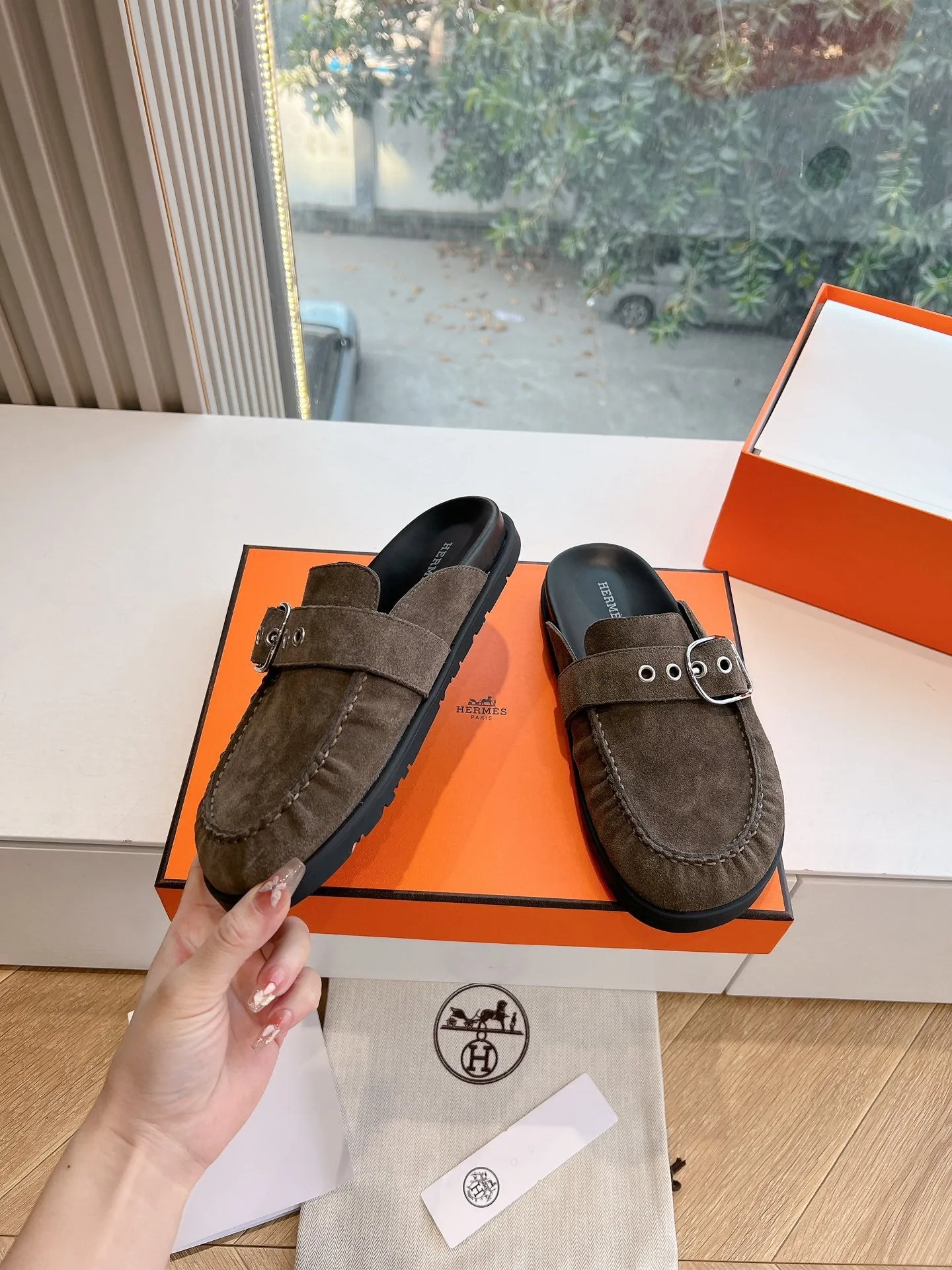 HM 25 Key Mule Dark Grey Suede