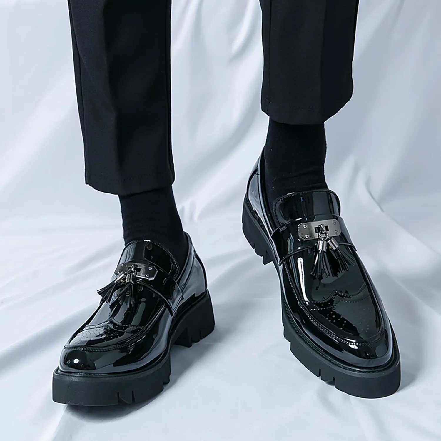 Men's Patent Leather Brogue Tassel Platform Loafers Comfortable Round Toe Slip-On Lug Sole Dress Shoes for Business Party Daily Wear