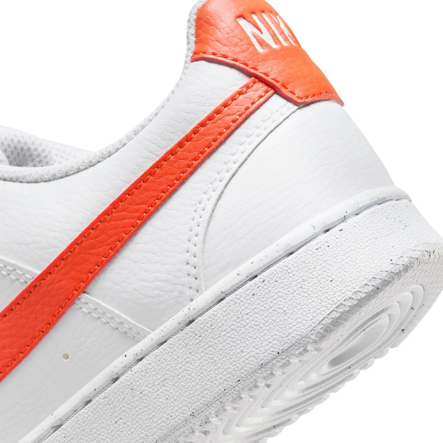 NIKE Men's Sneaker