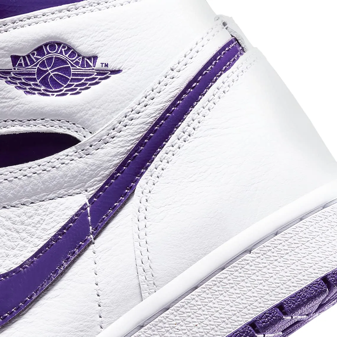Nike Women's Jordan 1 High OG Basketball Shoes (8)