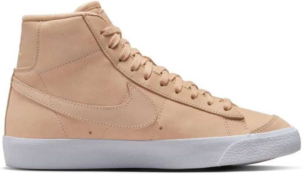 Nike Women's Sneaker, Medium