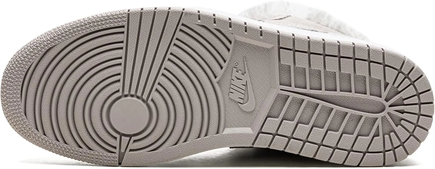NIKE Women's Sneaker