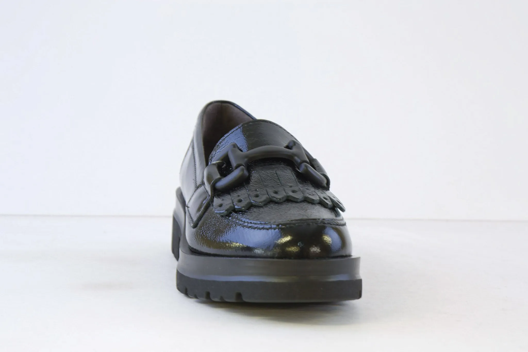 PITILLOS - 10096 SLIP-ON LOW HEEL SHOE - BLACK PATENT