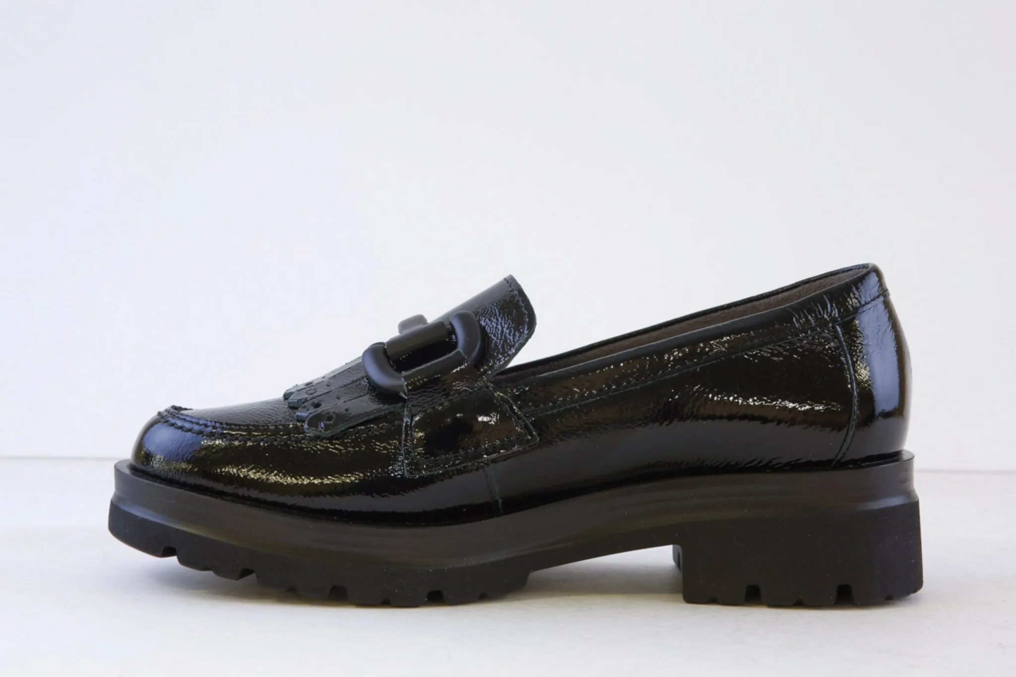 PITILLOS - 10096 SLIP-ON LOW HEEL SHOE - BLACK PATENT