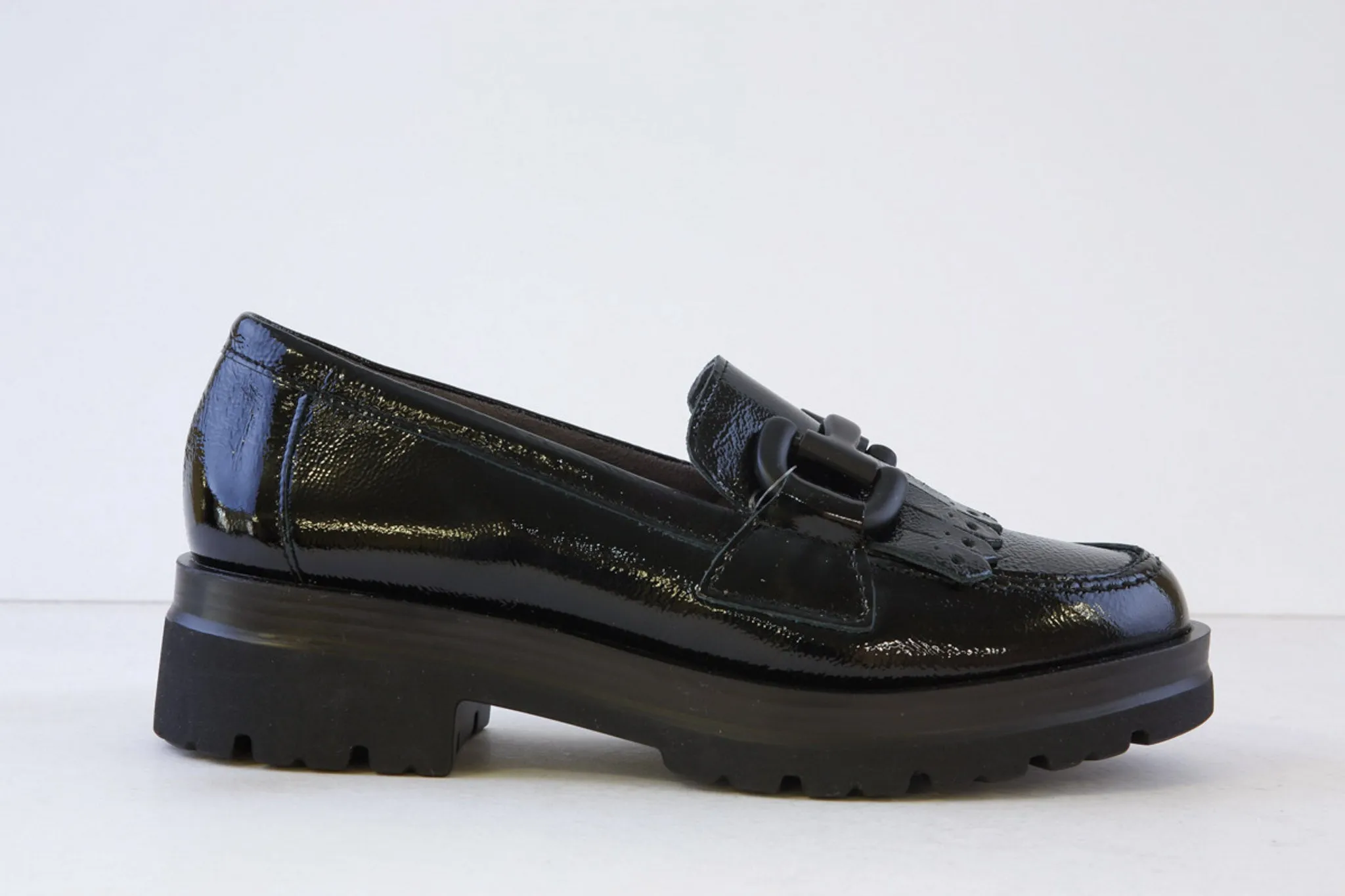 PITILLOS - 10096 SLIP-ON LOW HEEL SHOE - BLACK PATENT