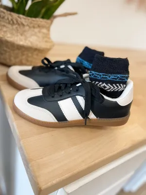 Run To You Black Low Top Sneaker