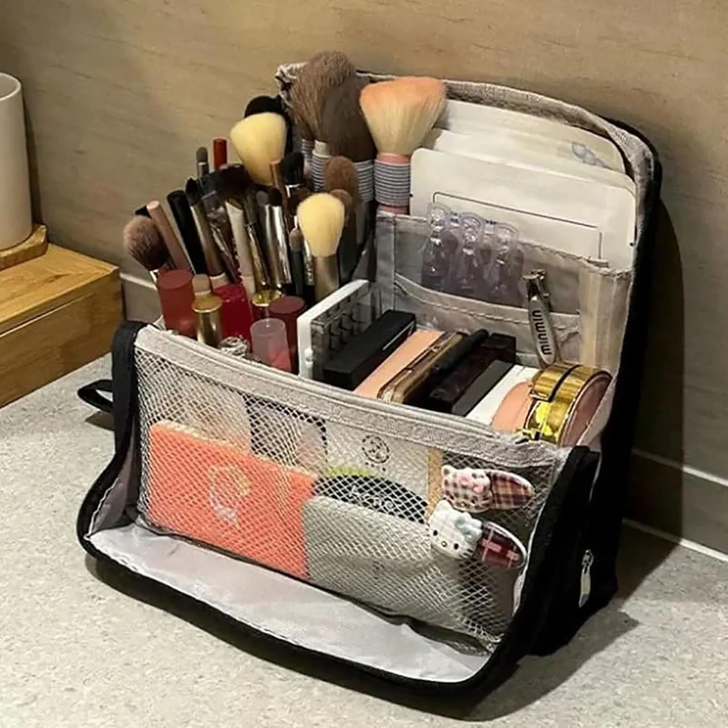 Standing Makeup Bag, Doresty Standing Makeup Bag Portable, Large Capacity, Waterproof with Compartments (Beige)