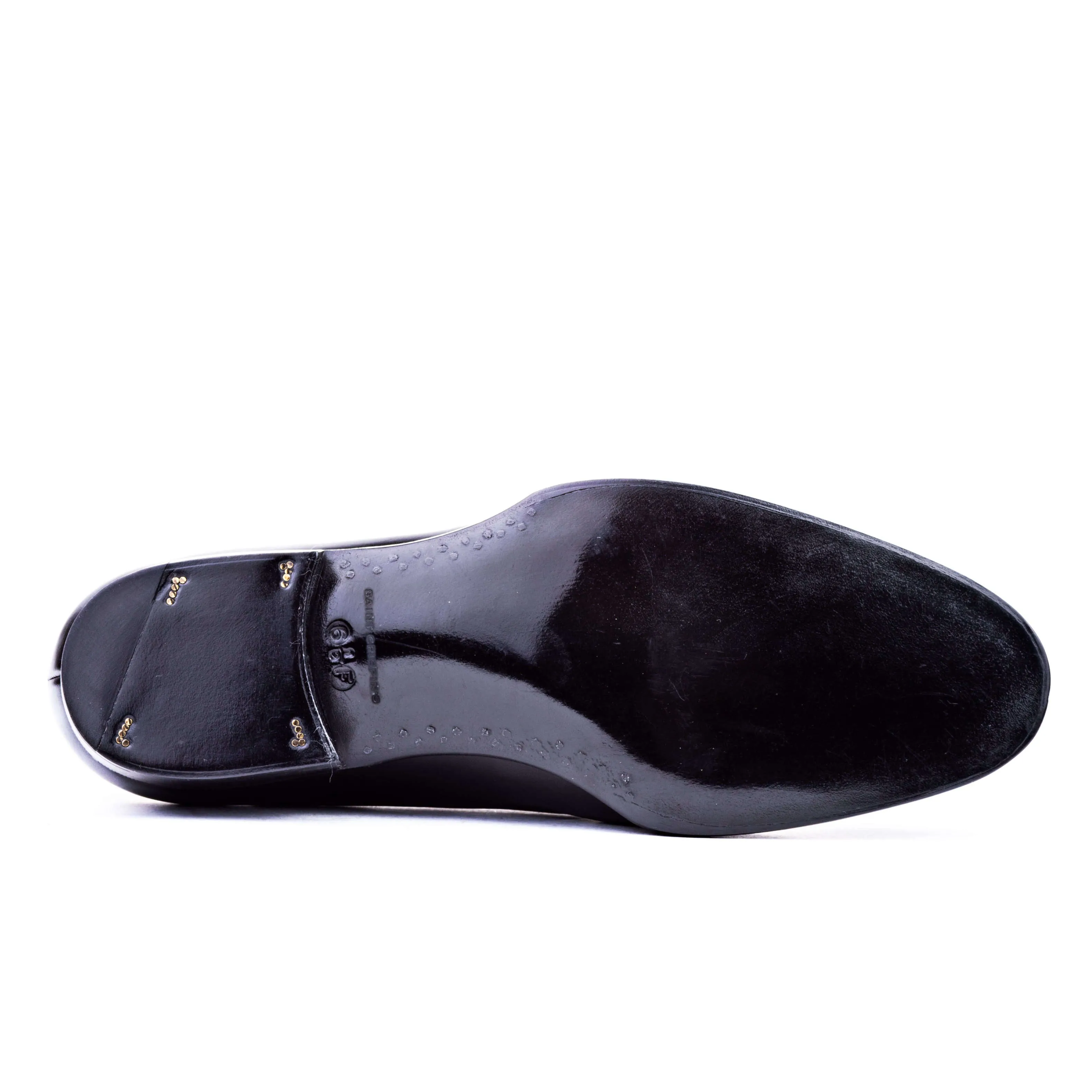 Straight toe cap Oxford with accolade side brogueing