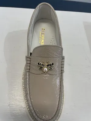 TAUPE PATENT BEE 9360 BY DI CHENZO